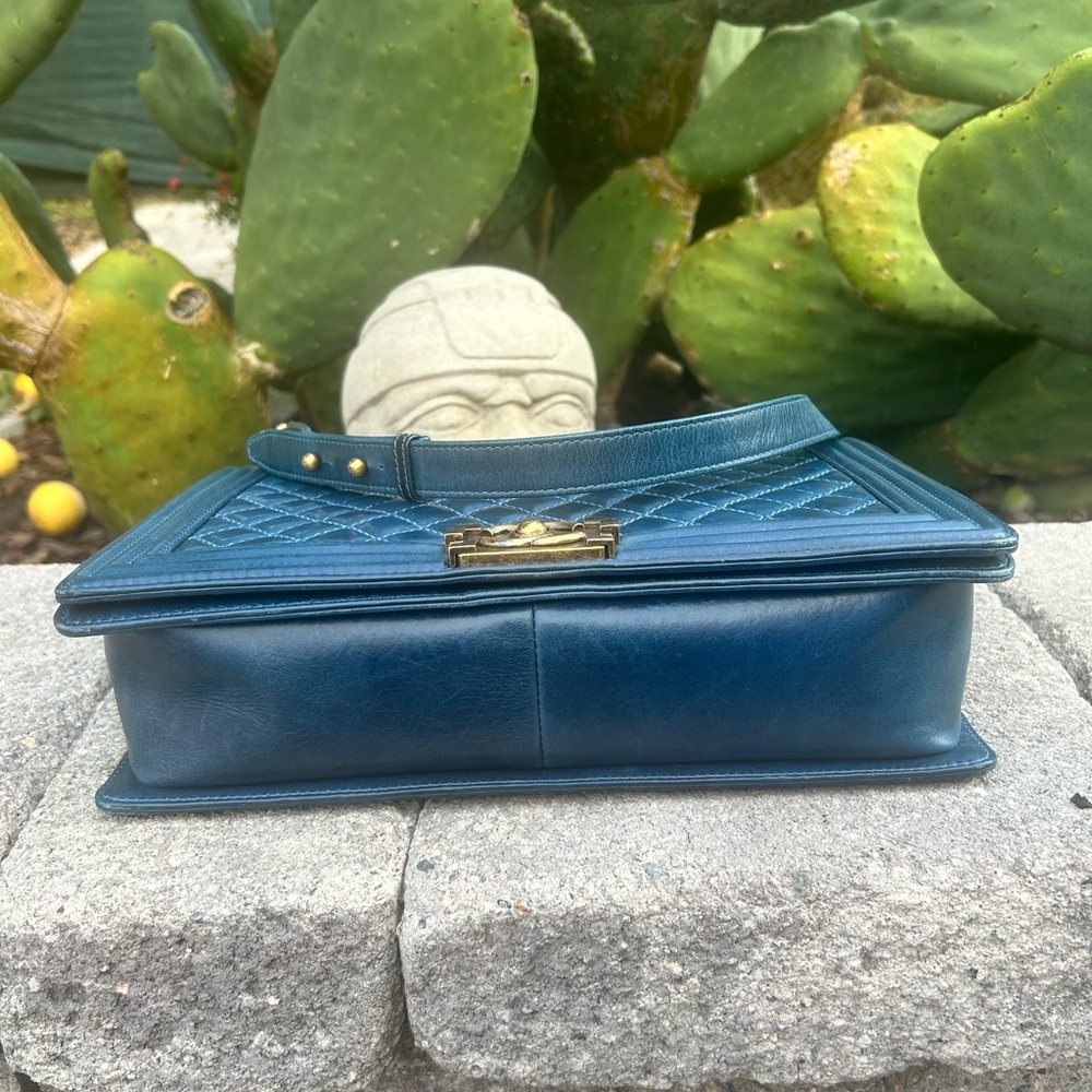 Chanel Jumbo Boy Bag - Picture 7 of 14